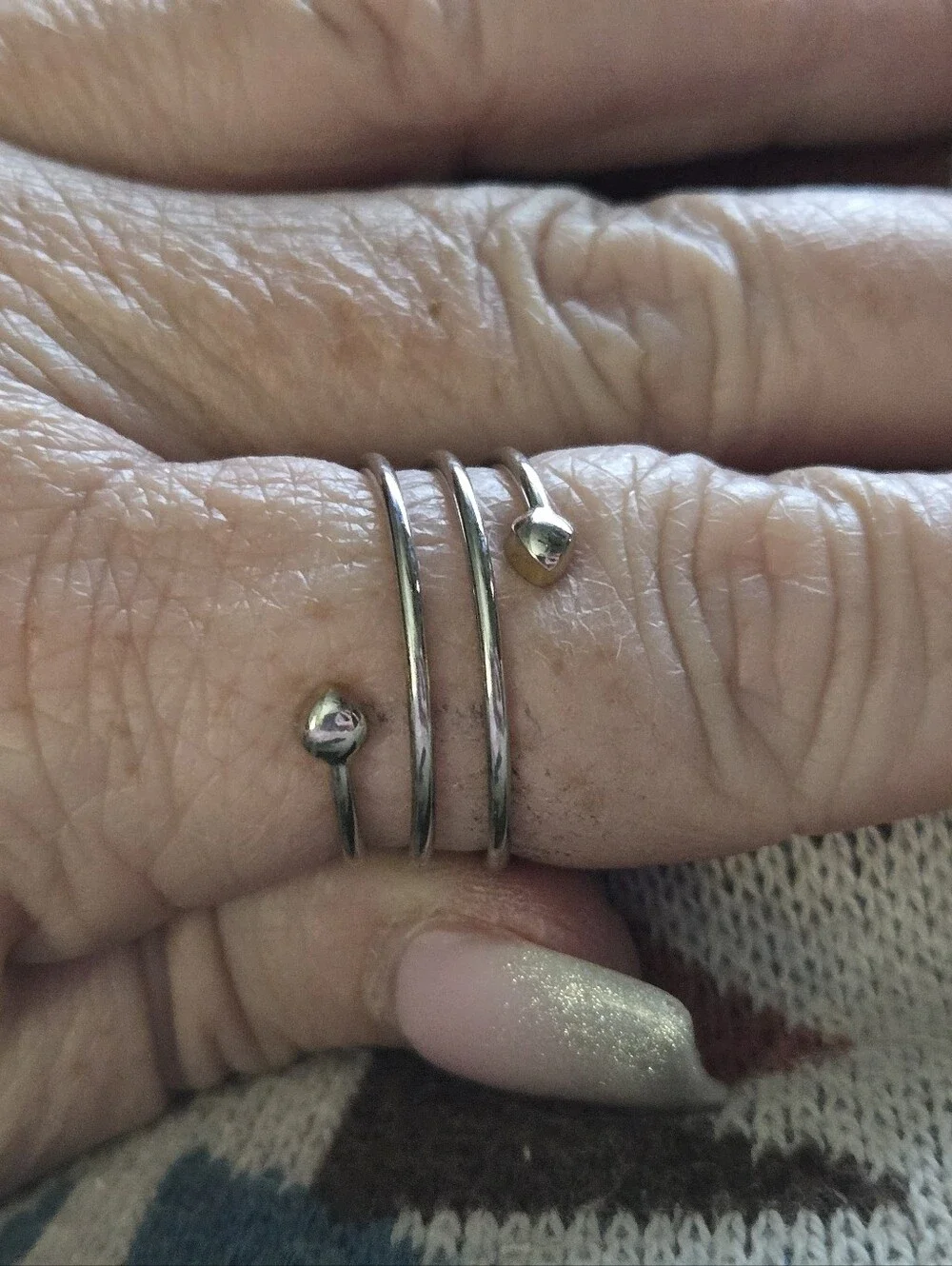 Elegant Double-Drift Silver Tone Open Ring with Heart Magnent Accents